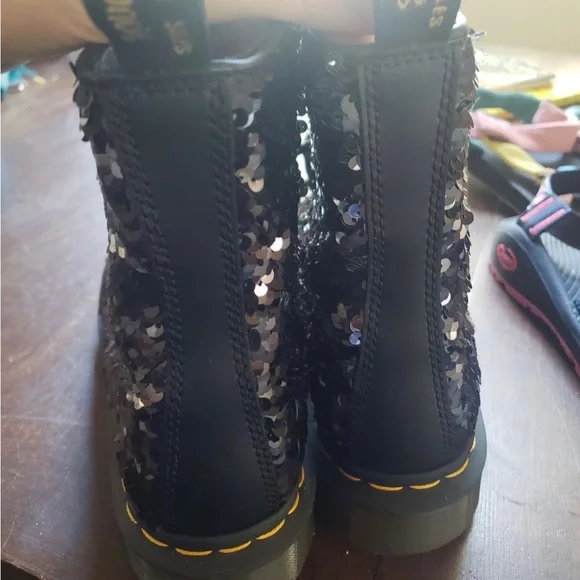 Dr. Marten’s sequel boots - Picture 2 of 5